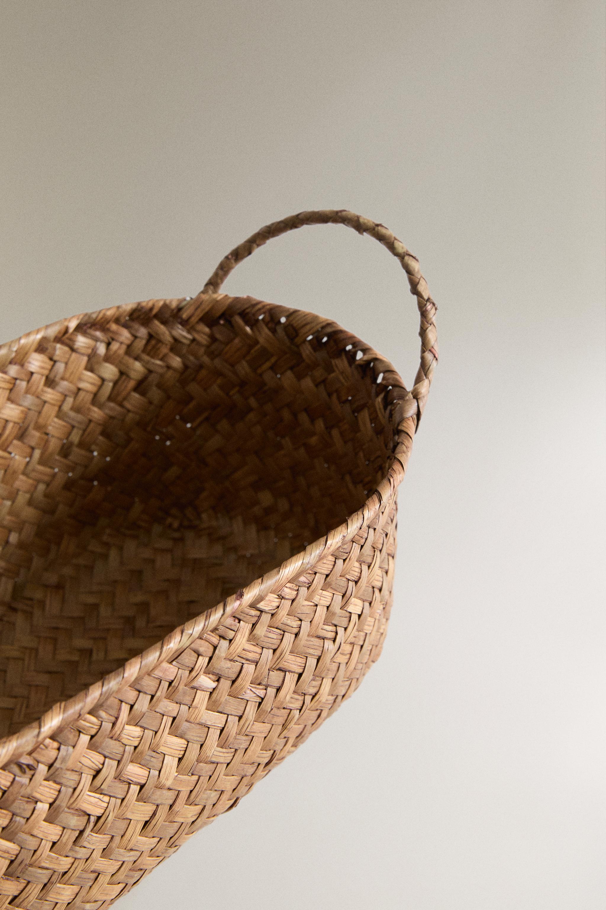 SEAGRASS BASKET WITH HANDLES
